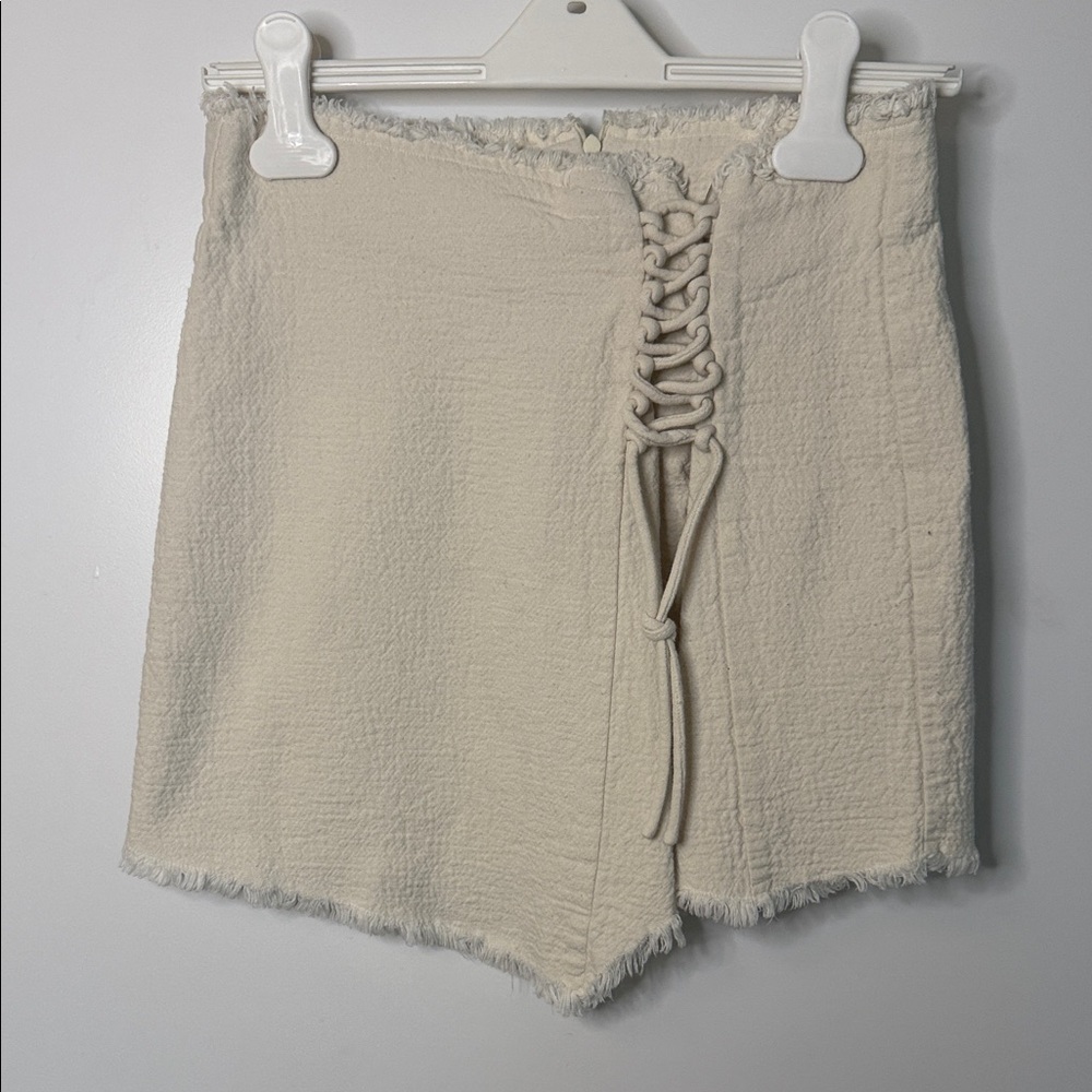 Mango High Waist Cream Lace-Up Shorts